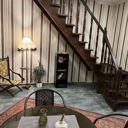 Home Away Home In Heart Of טביליסי מראה חיצוני תמונה